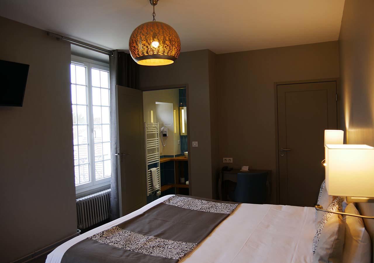 Logis - Auberge De L'Abbaye Thiron-Gardais Экстерьер фото