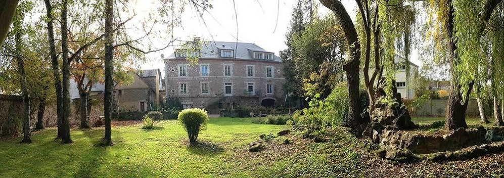 Logis - Auberge De L'Abbaye Thiron-Gardais Экстерьер фото