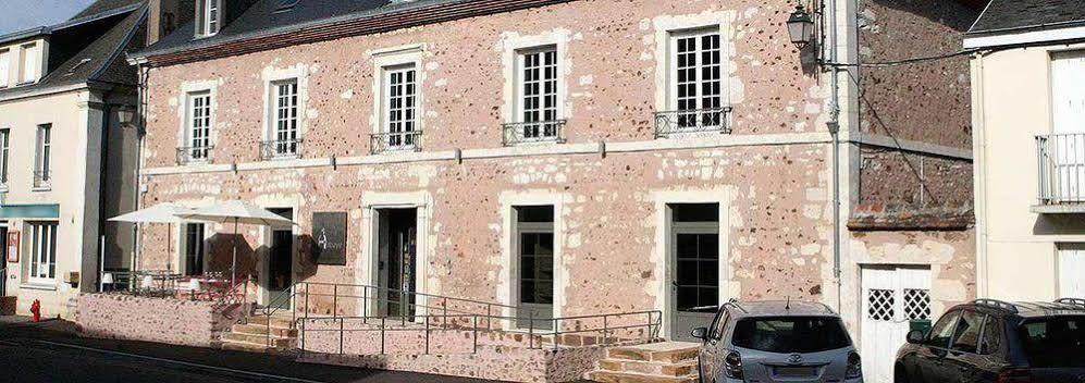Logis - Auberge De L'Abbaye Thiron-Gardais Экстерьер фото